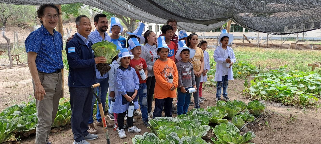 POSCO ARGENTINA BUSCA IMPULSAR LA PRODUCCIÓN AGRÍCOLA EN DOS ESCUELAS RURALES GÜEMENSES
